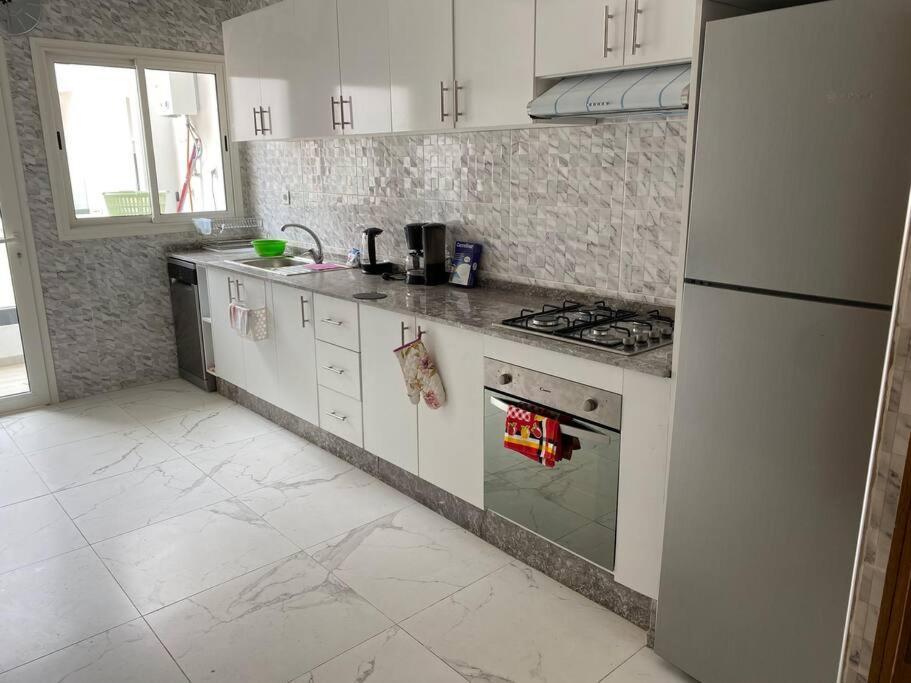 Lovely 4-Bedroom Condo With Pool Rabat Buitenkant foto